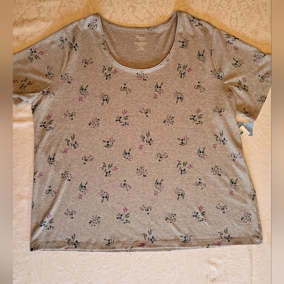 Penmans Plus Tops - Penmens Plus Gray with Purple Floral Pattern Short Sleeve Tee, NWT, 4X